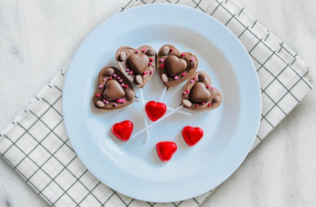 Set of 4 Heart Shaped Lollipops